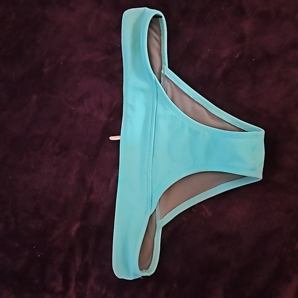 Jolyn Softy, L. Good condition. Price per suit. - Picture 9 of 10